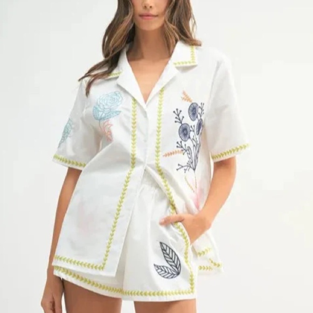 Mable White Floral Linen Embroidered Button Down Resort Top and Shorts Set Small